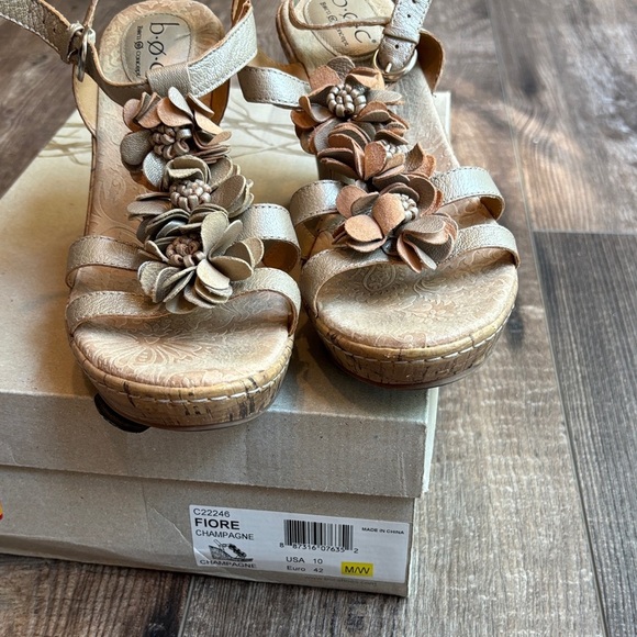 b.o.c. Born Concept Women's Fiore Champagne Sandals with Floral Accents Size 10 - Picture 14 of 14